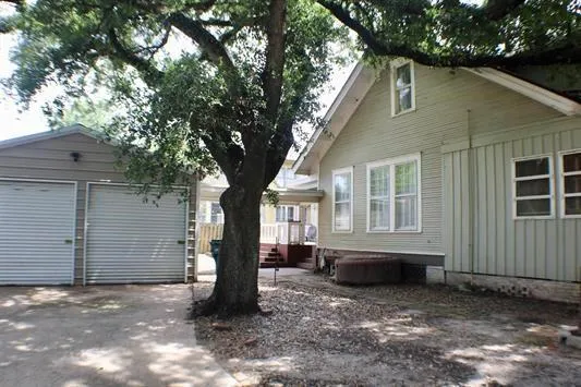 233 7th Street Beaumont, TX 77702