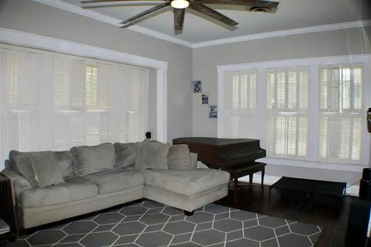 233 7th Street Beaumont, TX 77702