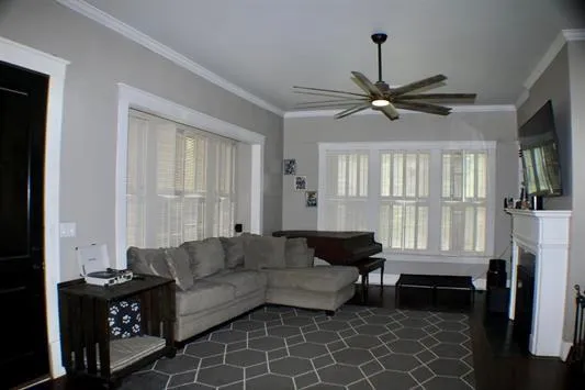 233 7th Street Beaumont, TX 77702