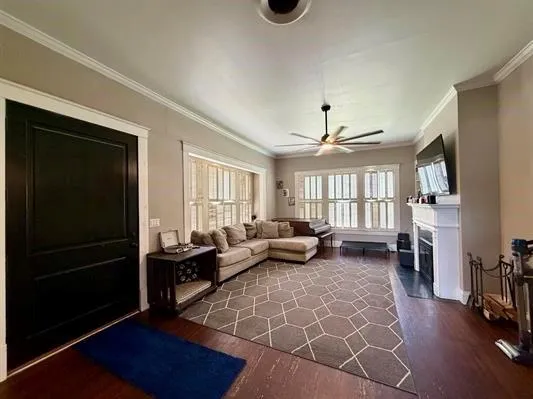 233 7th Street Beaumont, TX 77702