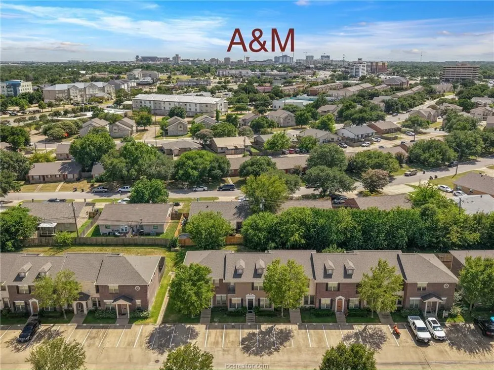 114 Forest Drive College Station, TX 77840