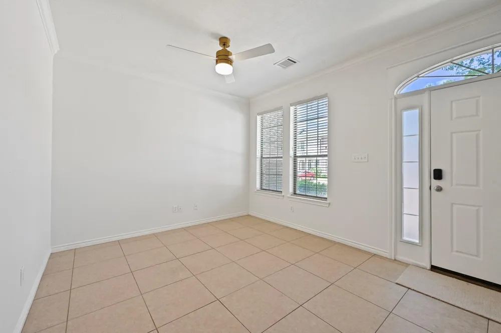 114 Forest Drive College Station, TX 77840