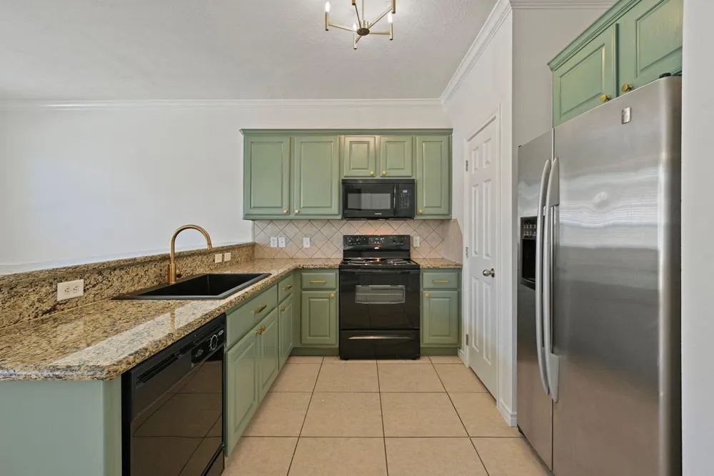 114 Forest Drive College Station, TX 77840