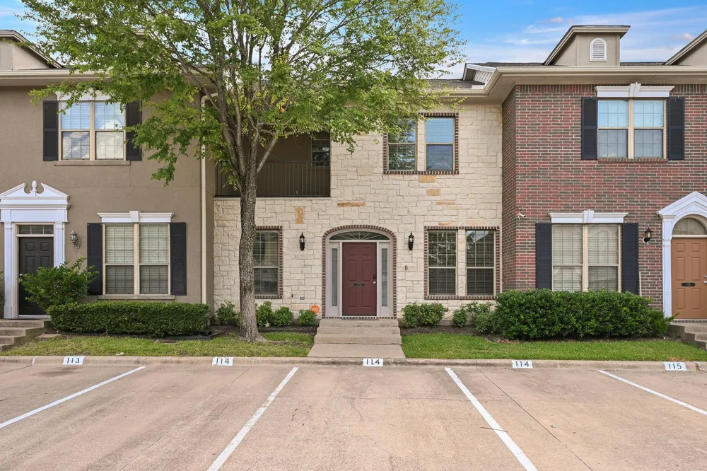 114 Forest Drive College Station, TX 77840
