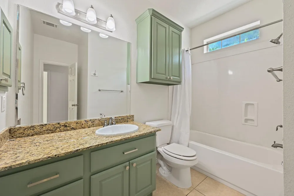 114 Forest Drive College Station, TX 77840