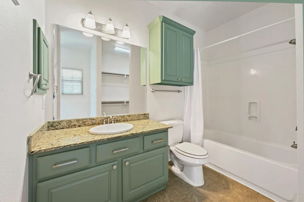 114 Forest Drive College Station, TX 77840