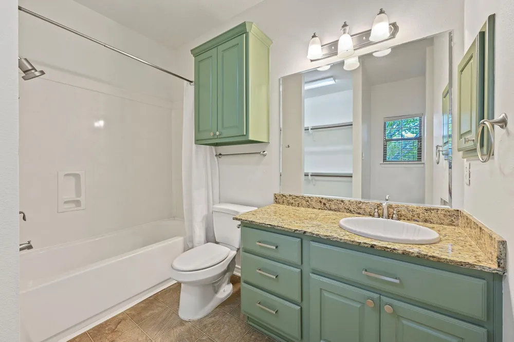 114 Forest Drive College Station, TX 77840