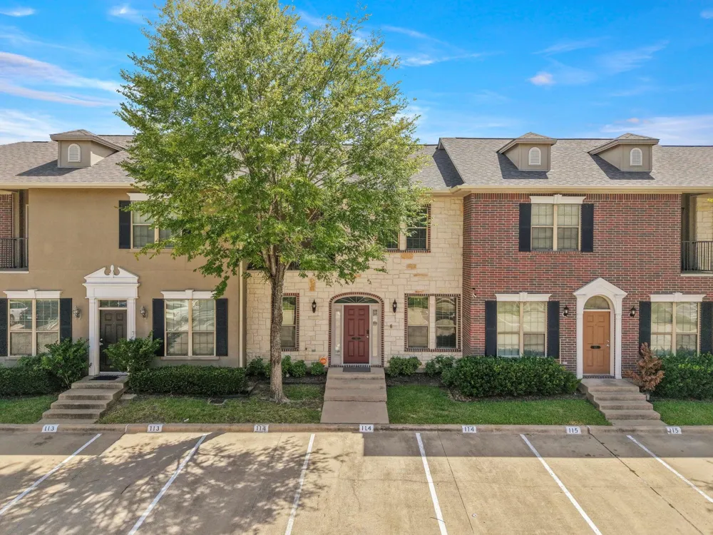 114 Forest Drive College Station, TX 77840