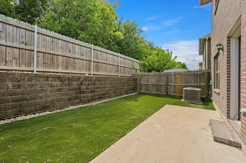 114 Forest Drive College Station, TX 77840