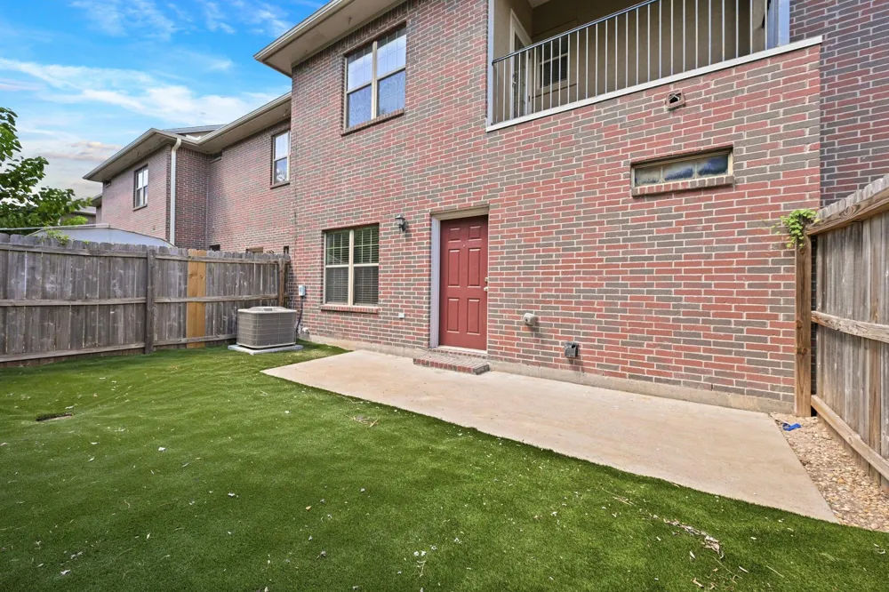114 Forest Drive College Station, TX 77840