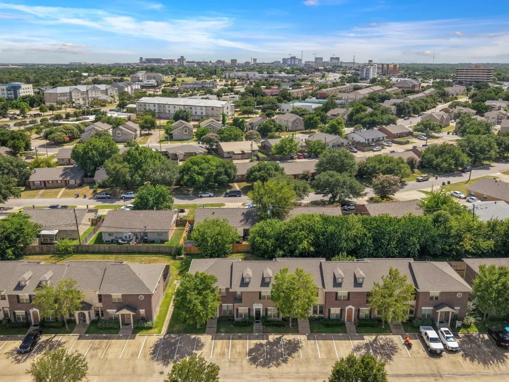 114 Forest Drive College Station, TX 77840
