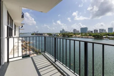 10101 E Bay Harbor Dr #504