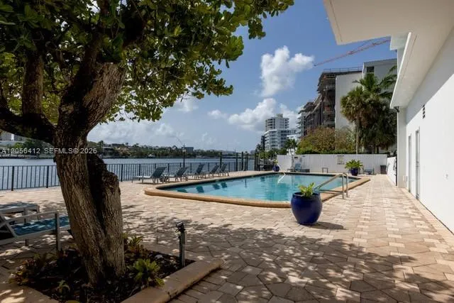 10101 E Bay Harbor Dr #504 Bay Harbor Islands, FL 33154