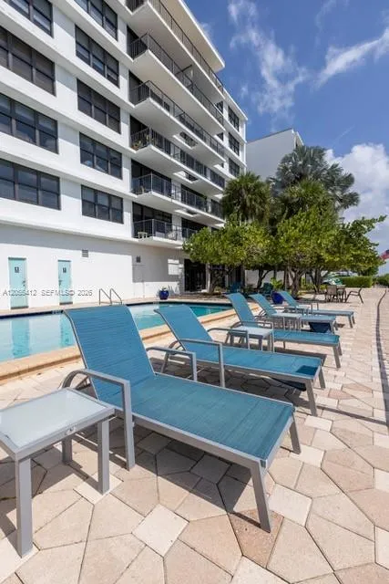 10101 E Bay Harbor Dr #504 Bay Harbor Islands, FL 33154