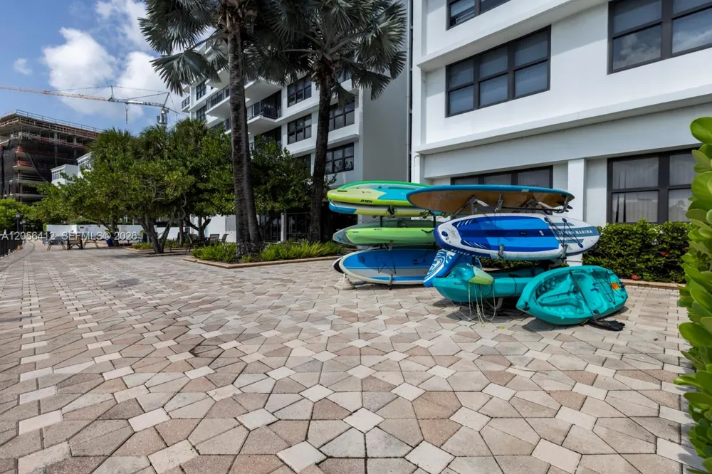 10101 E Bay Harbor Dr #504 Bay Harbor Islands, FL 33154