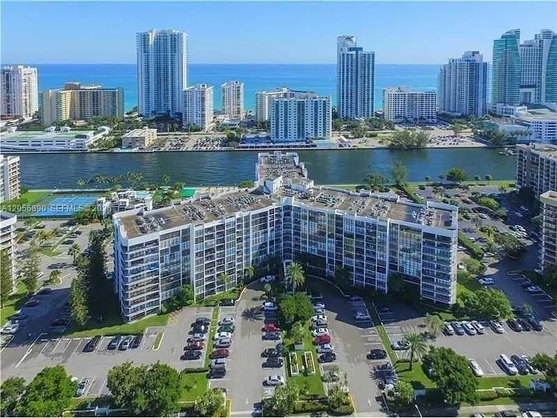 800 Parkview Dr #410 Hallandale Beach, FL 33009