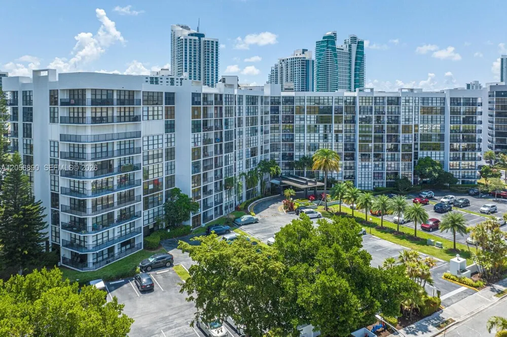 800 Parkview Dr #410 Hallandale Beach, FL 33009