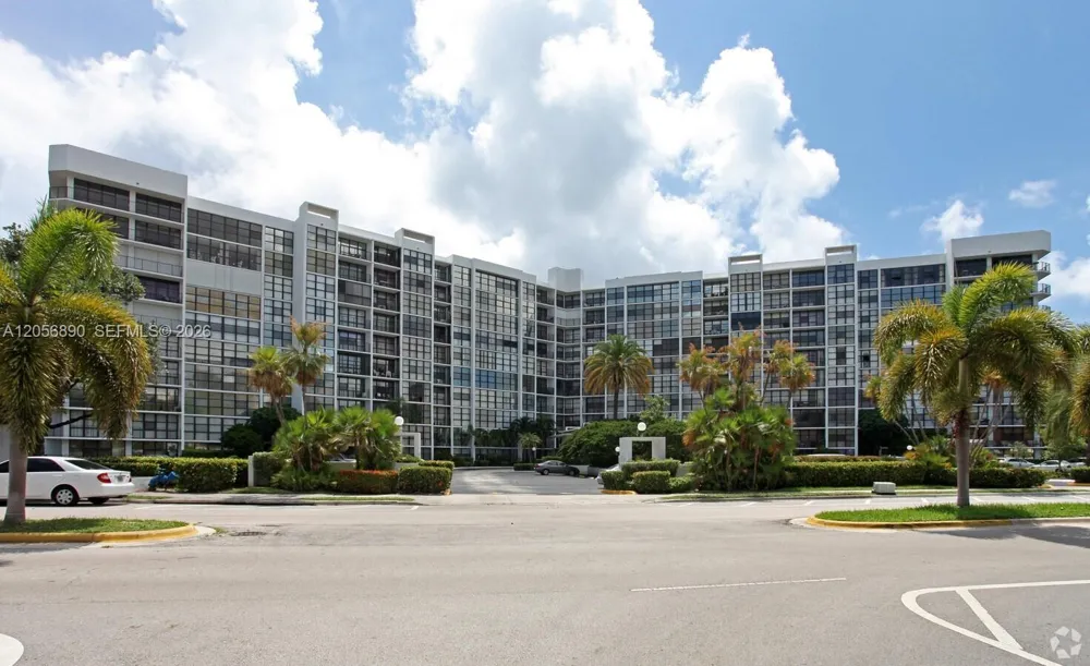 800 Parkview Dr #410 Hallandale Beach, FL 33009