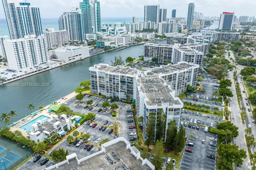 800 Parkview Dr #410 Hallandale Beach, FL 33009