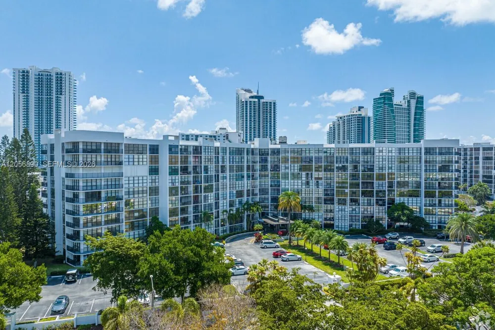 800 Parkview Dr #410 Hallandale Beach, FL 33009