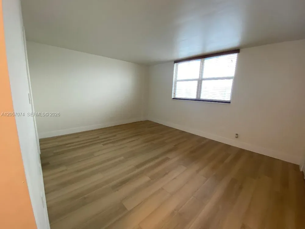 401 SE 3rd St #405 Dania Beach, FL 33004