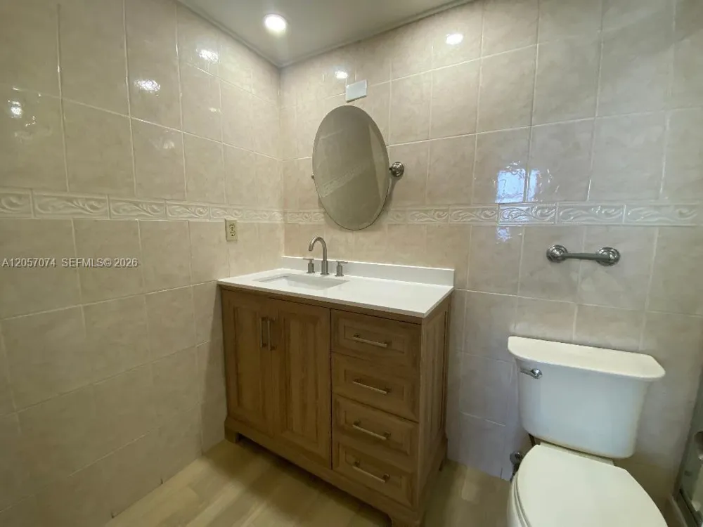 401 SE 3rd St #405 Dania Beach, FL 33004