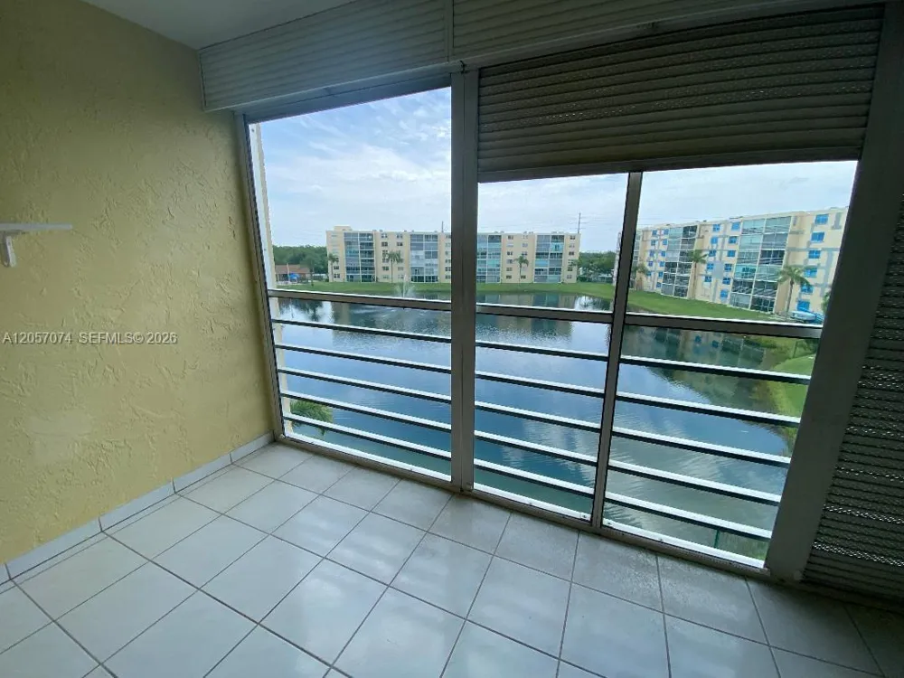 401 SE 3rd St #405 Dania Beach, FL 33004