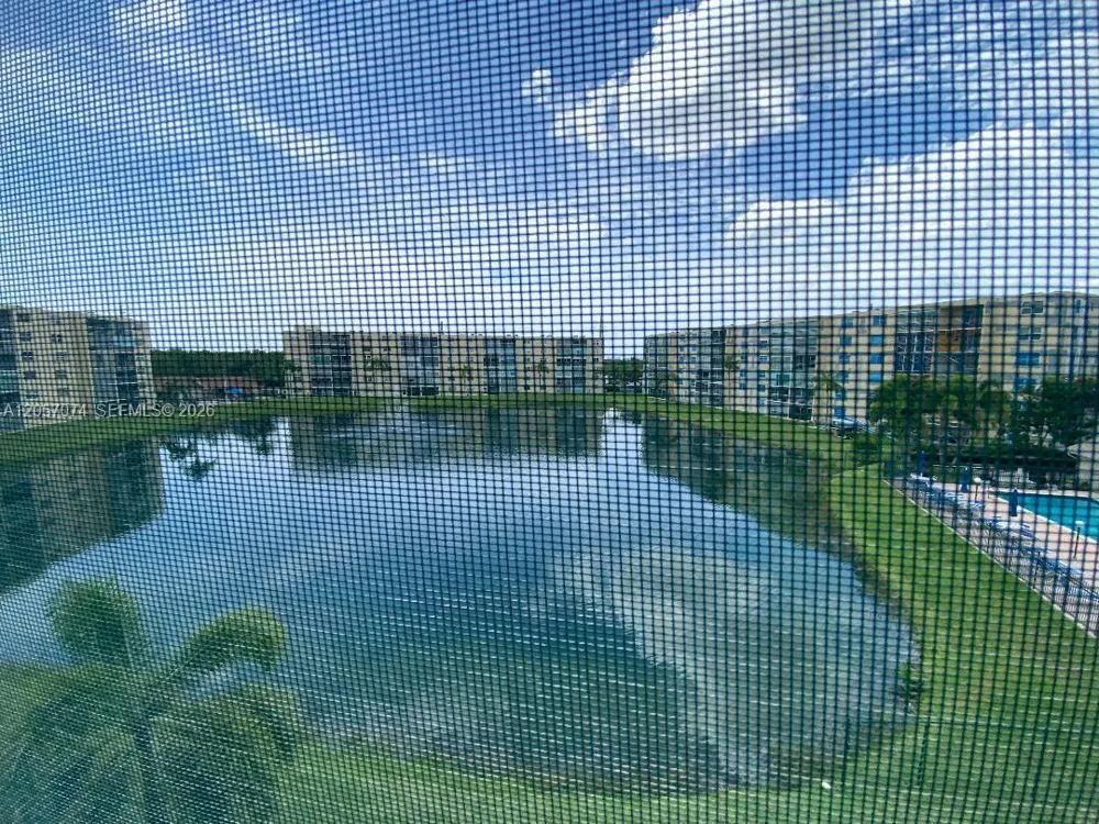 401 SE 3rd St #405 Dania Beach, FL 33004