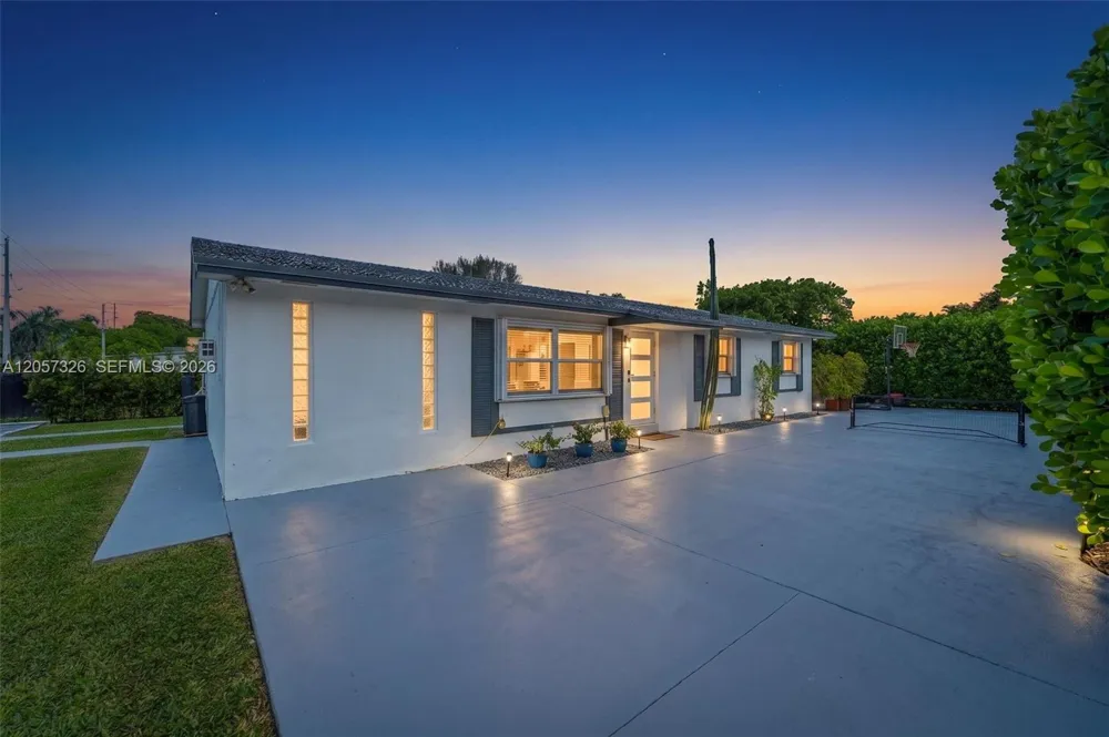 23170 SW 155th Ave Miami, FL 33170
