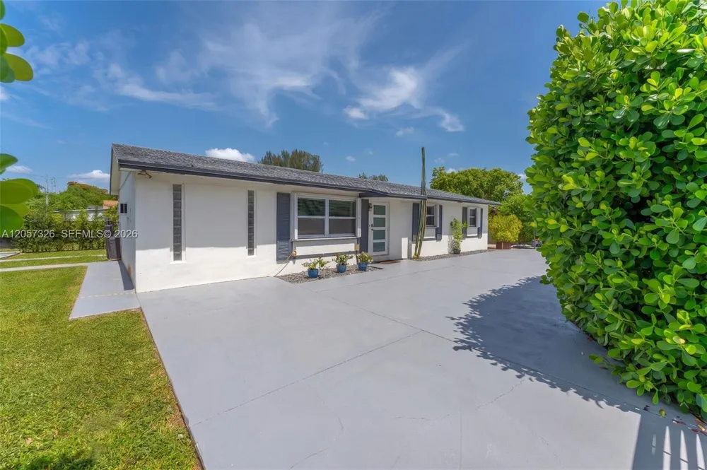 23170 SW 155th Ave Miami, FL 33170
