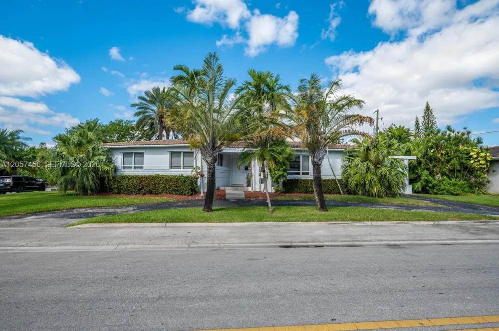 9520 E Broadview Dr Bay Harbor Islands, FL 33154