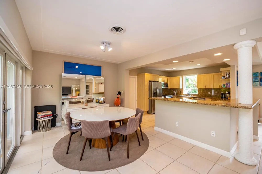 9520 E Broadview Dr Bay Harbor Islands, FL 33154