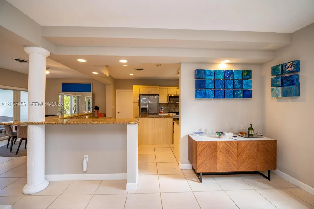 9520 E Broadview Dr Bay Harbor Islands, FL 33154
