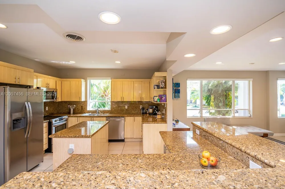9520 E Broadview Dr Bay Harbor Islands, FL 33154