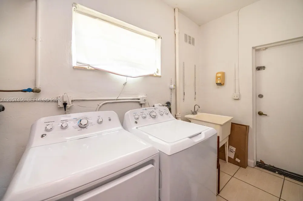 9520 E Broadview Dr Bay Harbor Islands, FL 33154