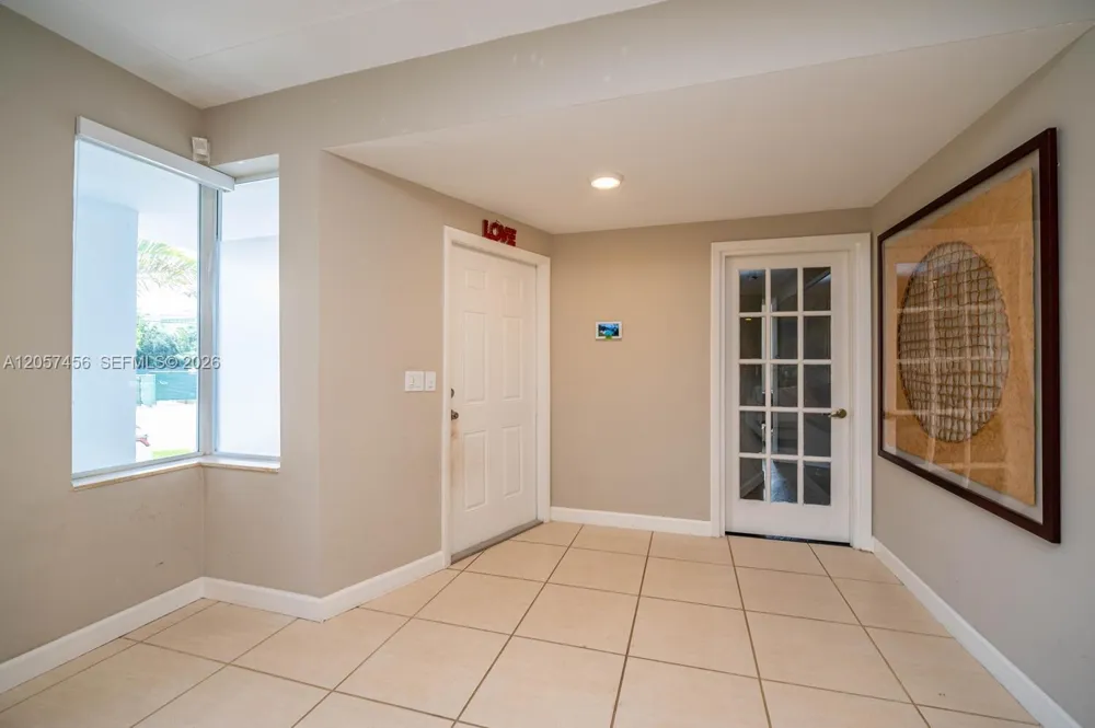 9520 E Broadview Dr Bay Harbor Islands, FL 33154