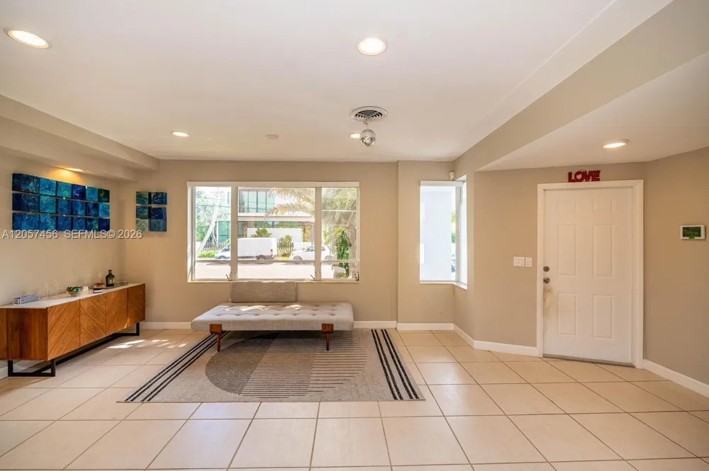 9520 E Broadview Dr Bay Harbor Islands, FL 33154