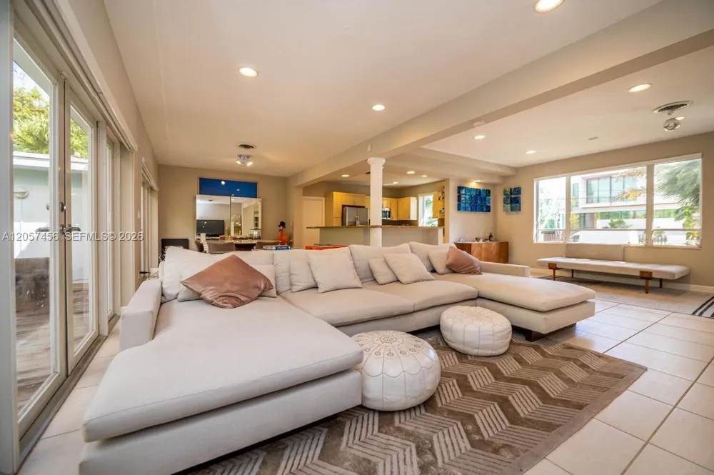 9520 E Broadview Dr Bay Harbor Islands, FL 33154
