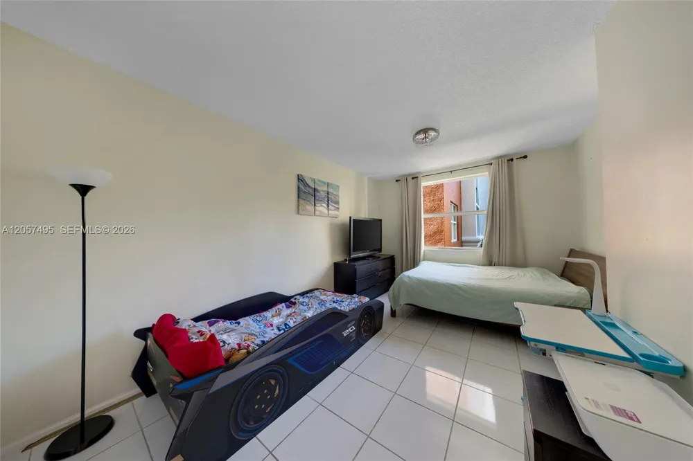 17145 Bay Rd #4301 Sunny Isles Beach, FL 33160