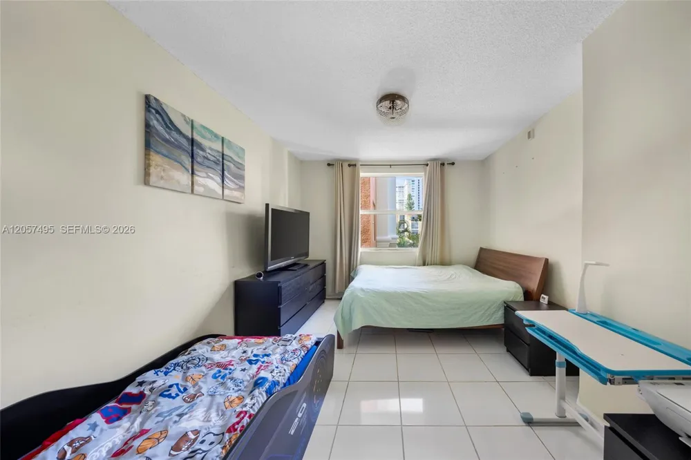 17145 Bay Rd #4301 Sunny Isles Beach, FL 33160