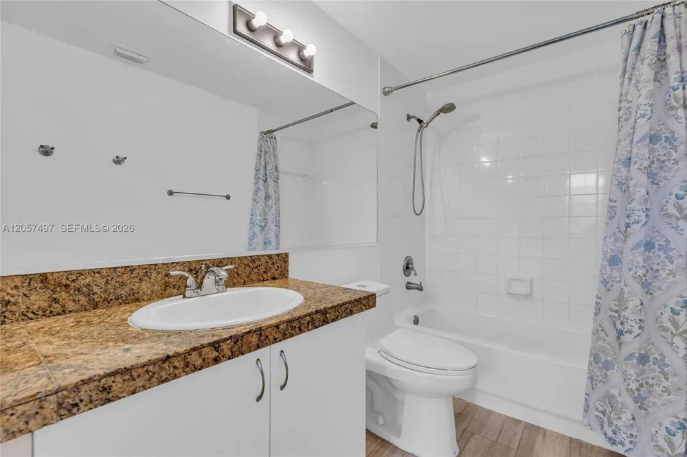 19501 E Country Club Dr #9101 Aventura, FL 33180