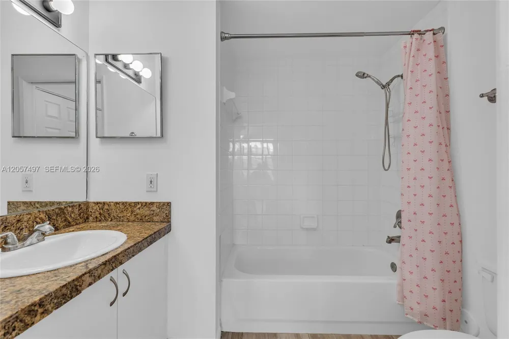 19501 E Country Club Dr #9101 Aventura, FL 33180
