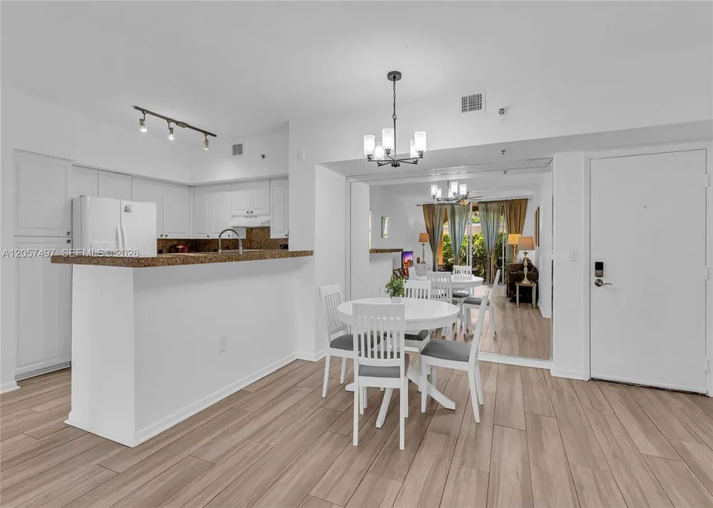 19501 E Country Club Dr #9101 Aventura, FL 33180