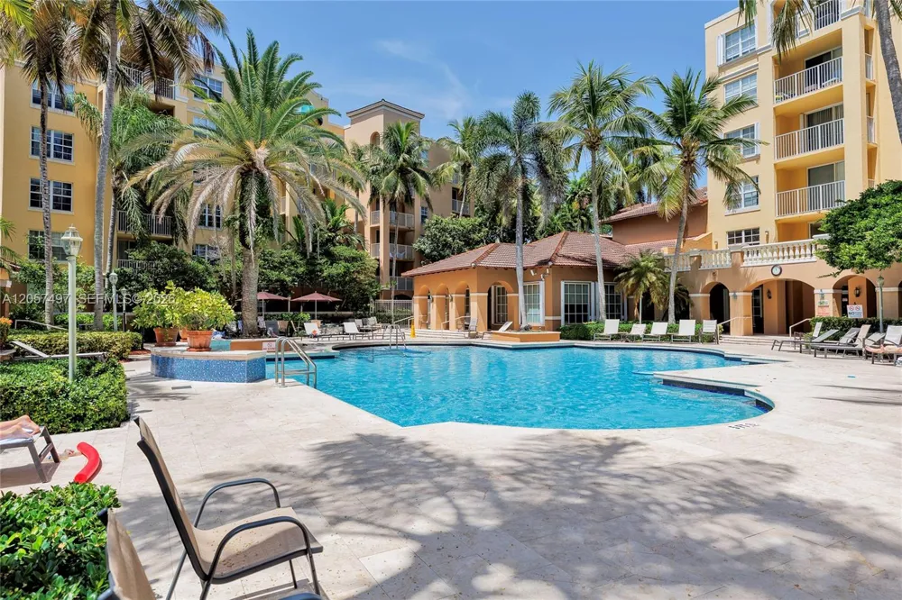 19501 E Country Club Dr #9101 Aventura, FL 33180