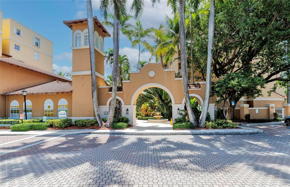 19501 E Country Club Dr #9101 Aventura, FL 33180