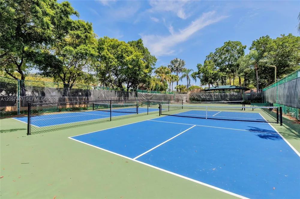 19501 E Country Club Dr #9101 Aventura, FL 33180