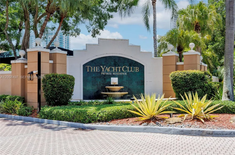 19501 E Country Club Dr #9101 Aventura, FL 33180