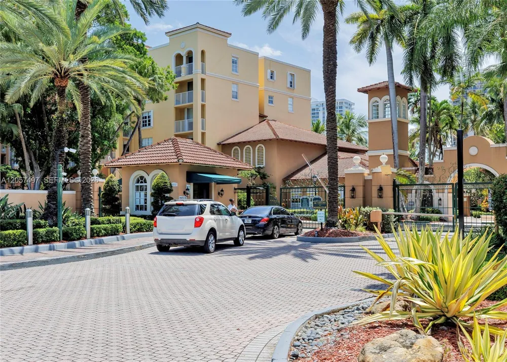 19501 E Country Club Dr #9101 Aventura, FL 33180