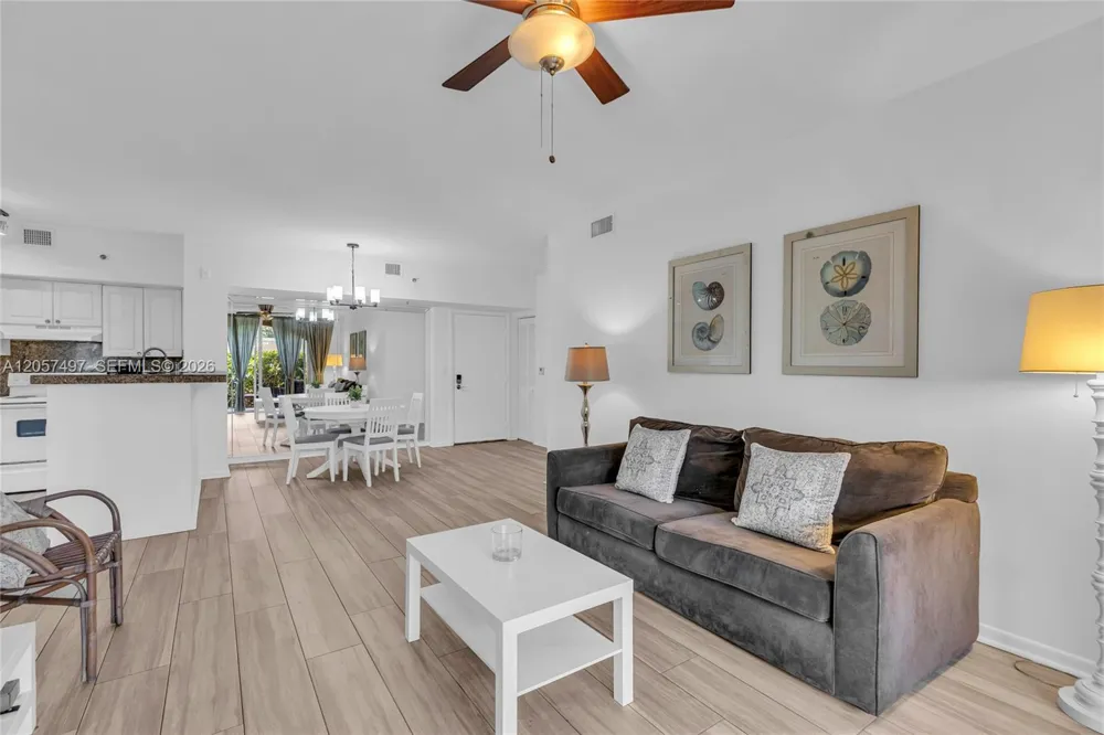 19501 E Country Club Dr #9101 Aventura, FL 33180