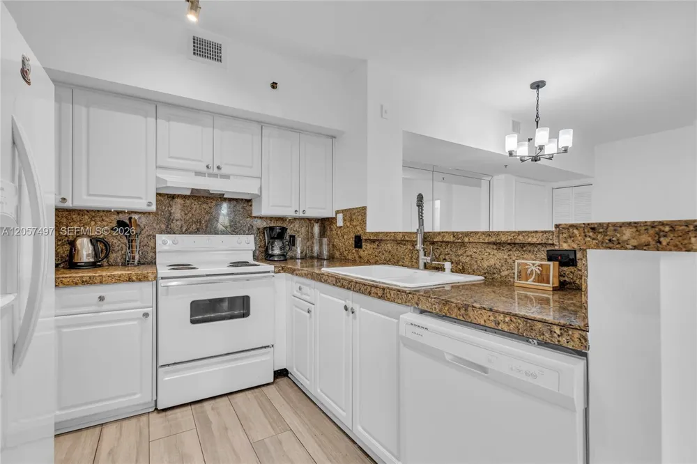 19501 E Country Club Dr #9101 Aventura, FL 33180
